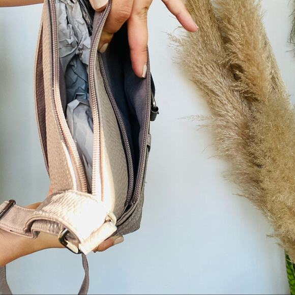 NEW STYLE & CO Beige Tan Vegan Faux Pebble Leather Crossbody Buckle Bag Purse - Picture 10 of 12